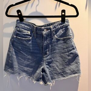 Madewell denim shorts
Size 26